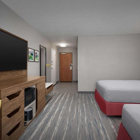 Hampton Inn Waterloo Buitenkant foto